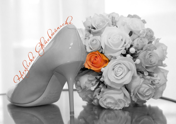 Schuh mit Absatz und Rosenstrauss, schwarz-weiss mit orange, Text "Herzliche Glückwünsche"