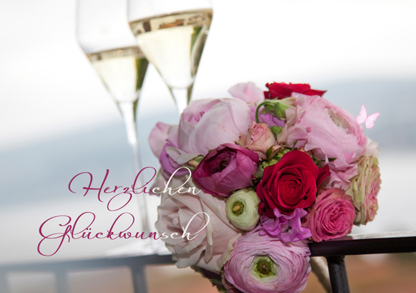 Zur Hochzeit, Blumen mit zwei Champagnergläser, Text "Herzlichen Glückwunsch"
