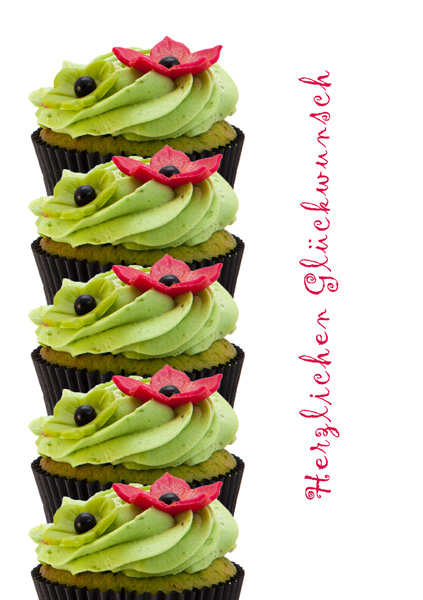 Fünf Muffins übereinander in grün, Text "Herzlichen Glückwunsch"